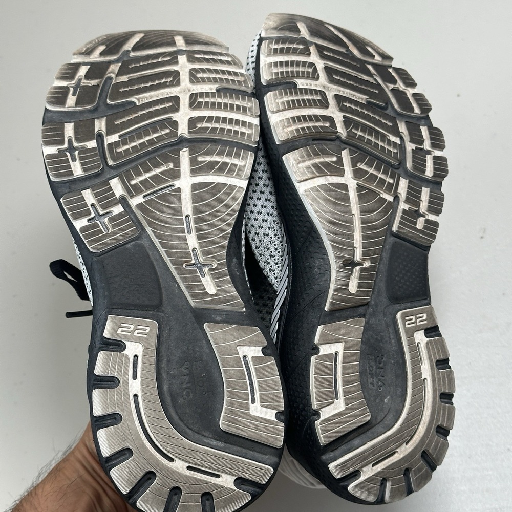 Brooks Adrenaline GTS 22 Womens Size 7.5 Running Shoes White Black 1203531B135 - Picture 15 of 16